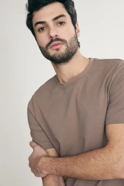 Basic crew neck T-shirt