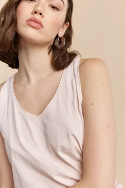 Basic V neck cami