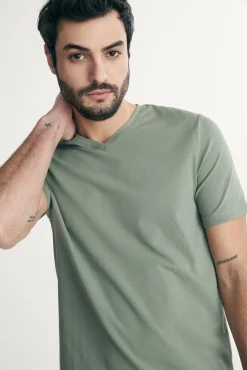 Basic V neck T-shirt