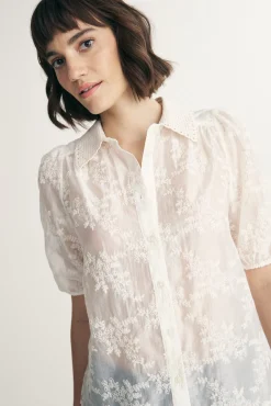 Blouse with crochet collar