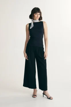 Boat neck top