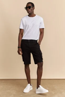 Cargo shorts with pockets
