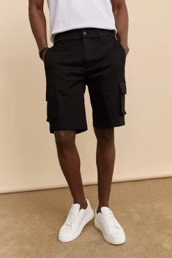 Cargo shorts with pockets