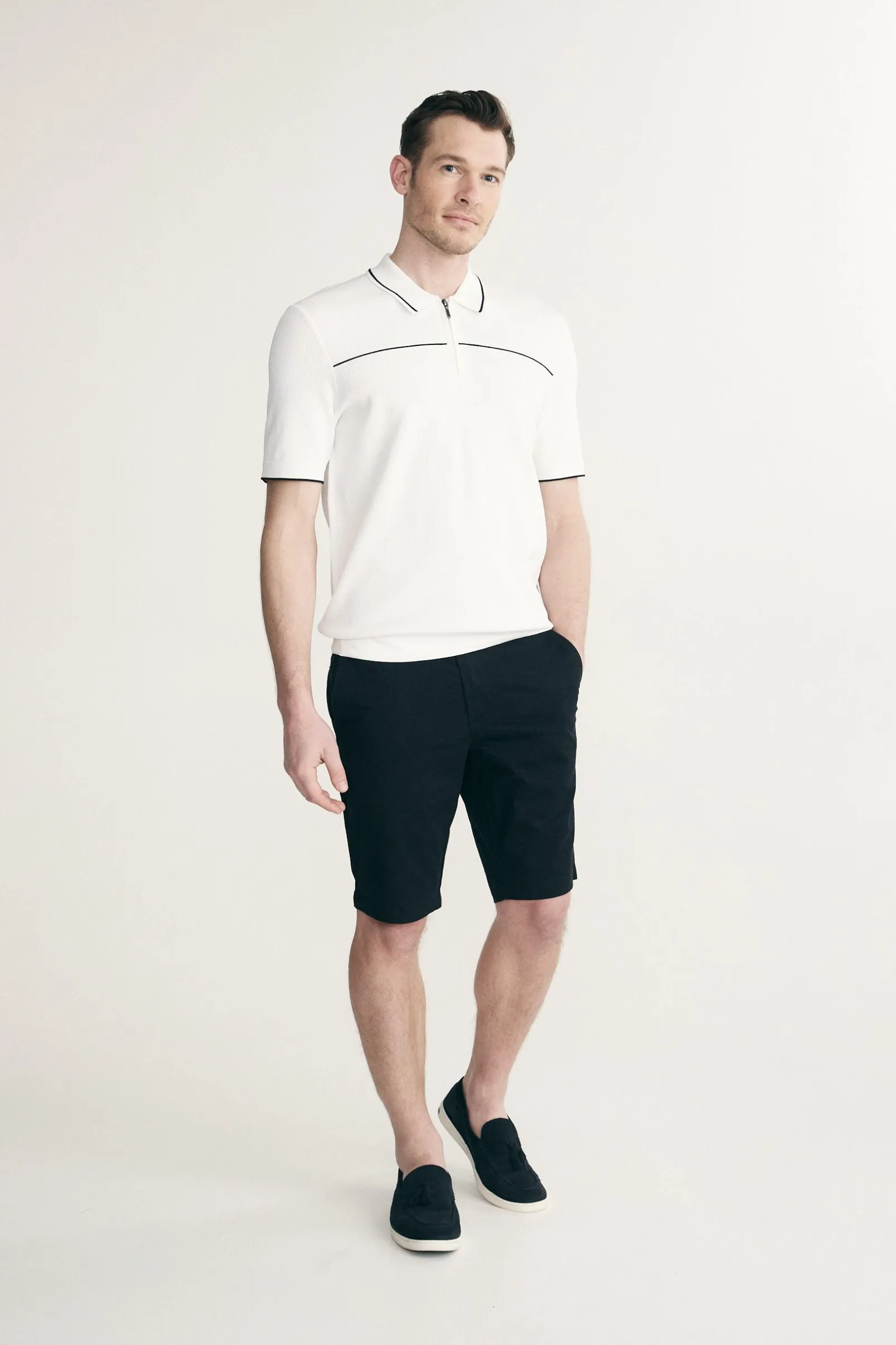 Contrast details knitted polo