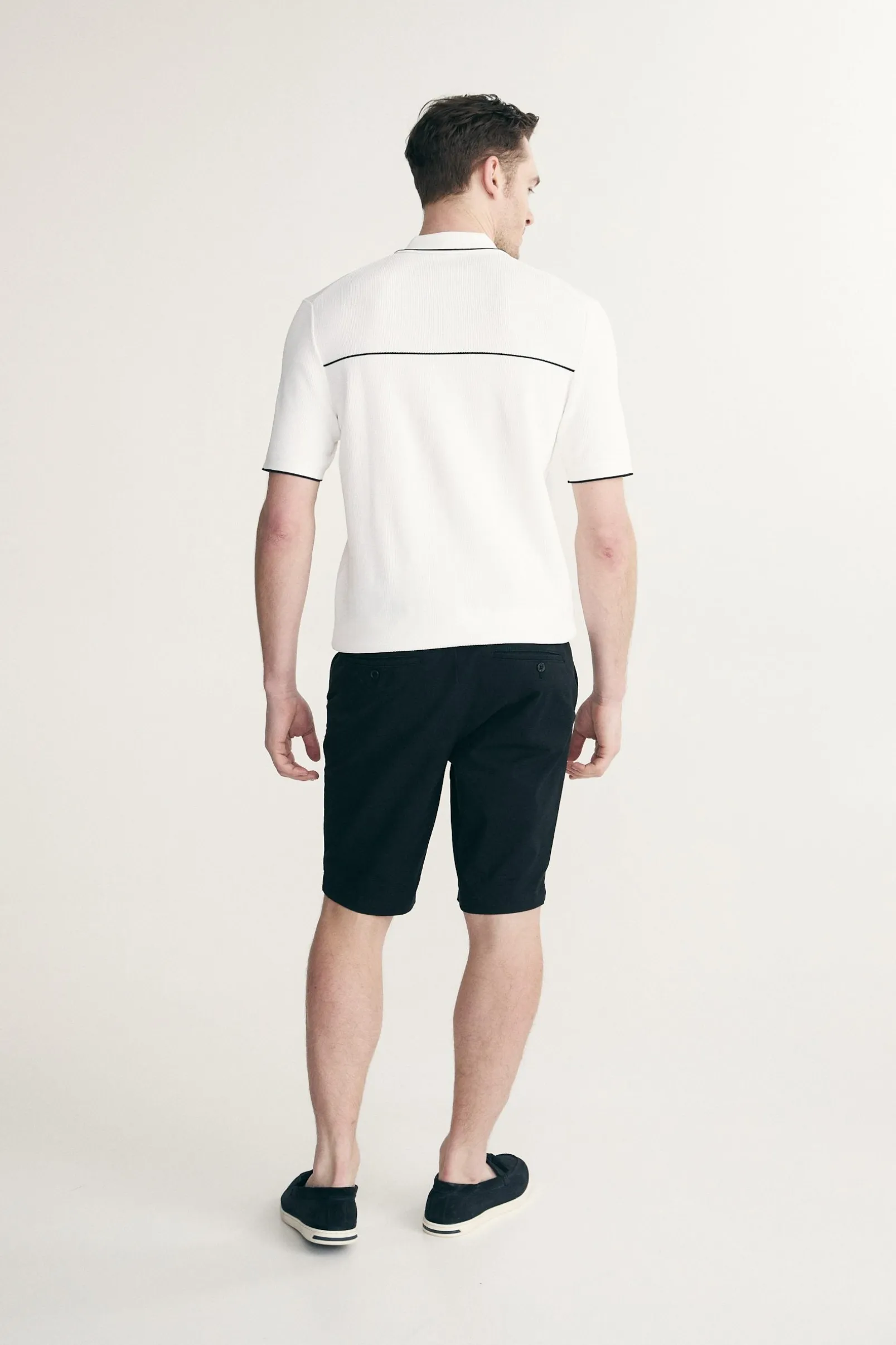 Contrast details knitted polo