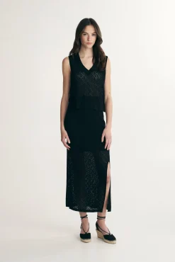 Cropped sleeveless sweater
