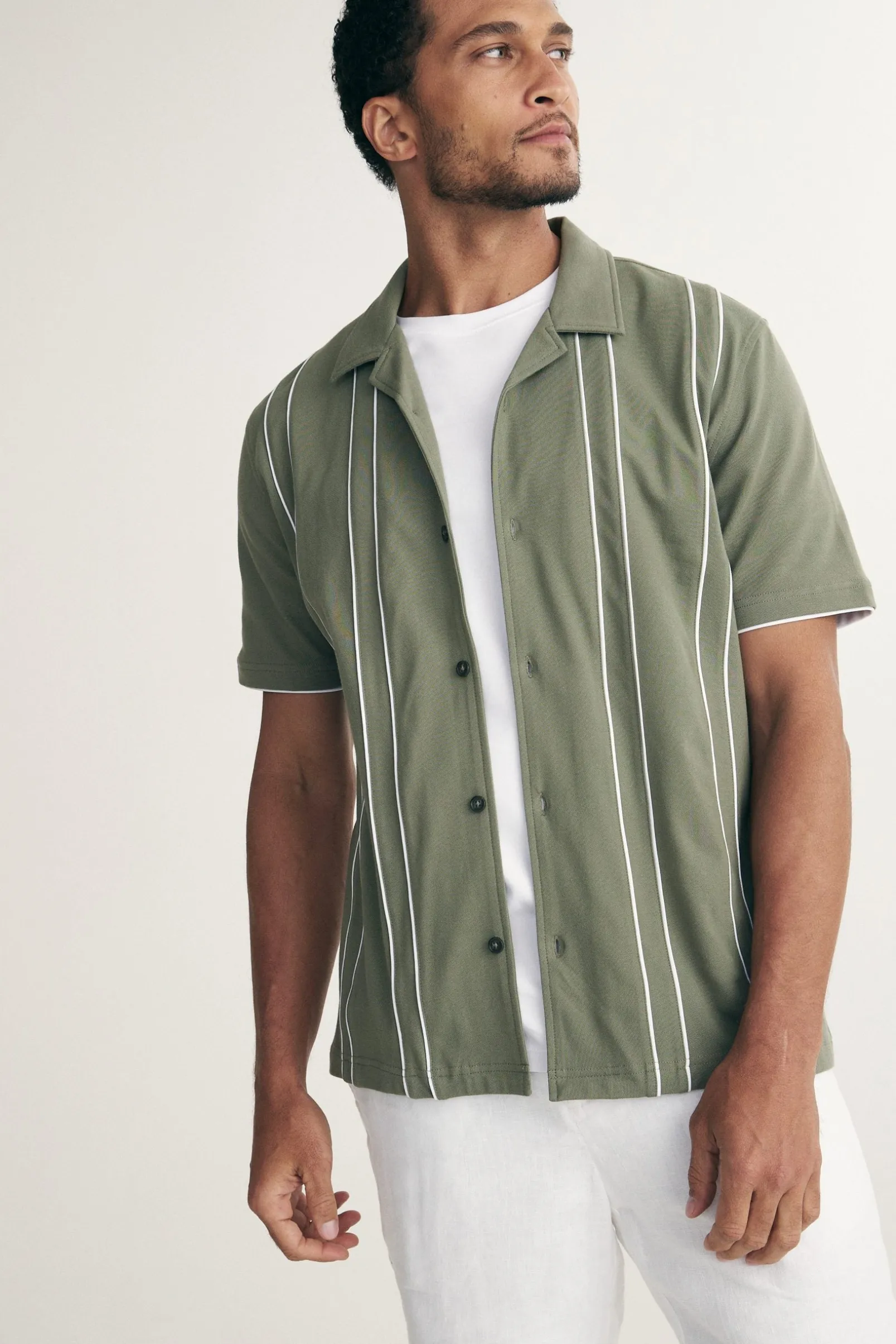 Cuban collar fitted shirt