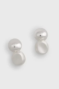Earring with pearl