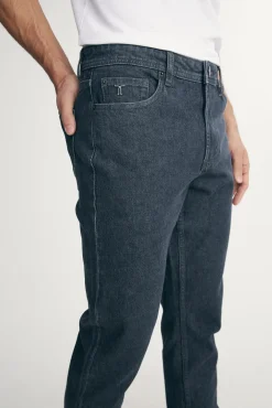 Five pockets slim fit jeans