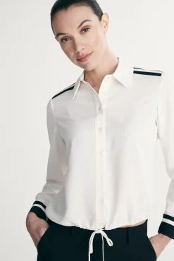 Fluid blouse with drawstring