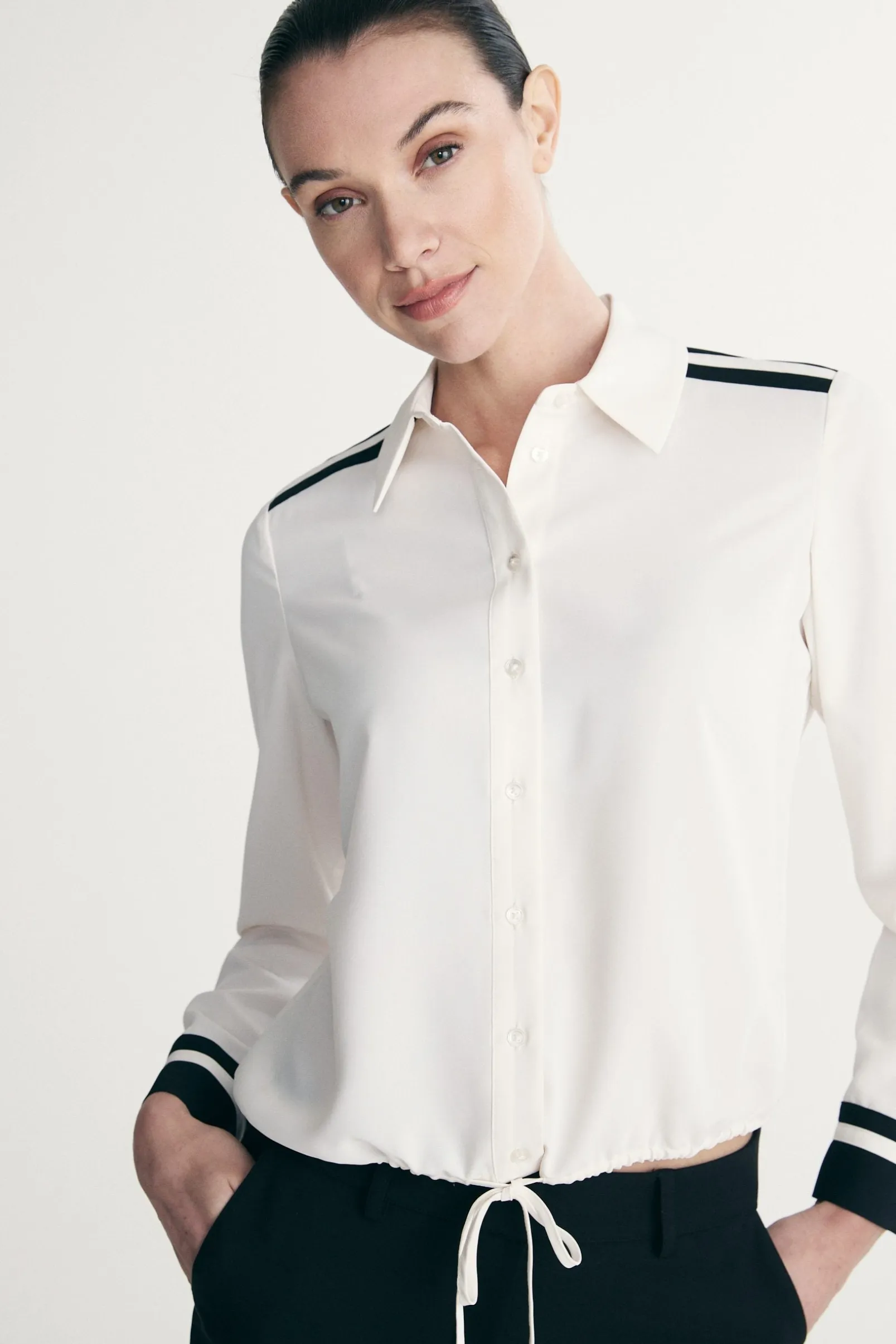 Fluid blouse with drawstring
