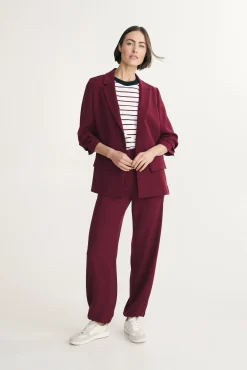 Fluid straight blazer