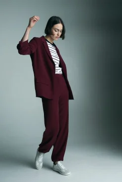 Fluid straight blazer