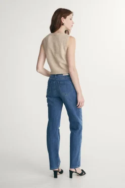High rise 90's straight leg fit jeans
