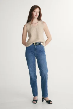 High rise 90's straight leg fit jeans