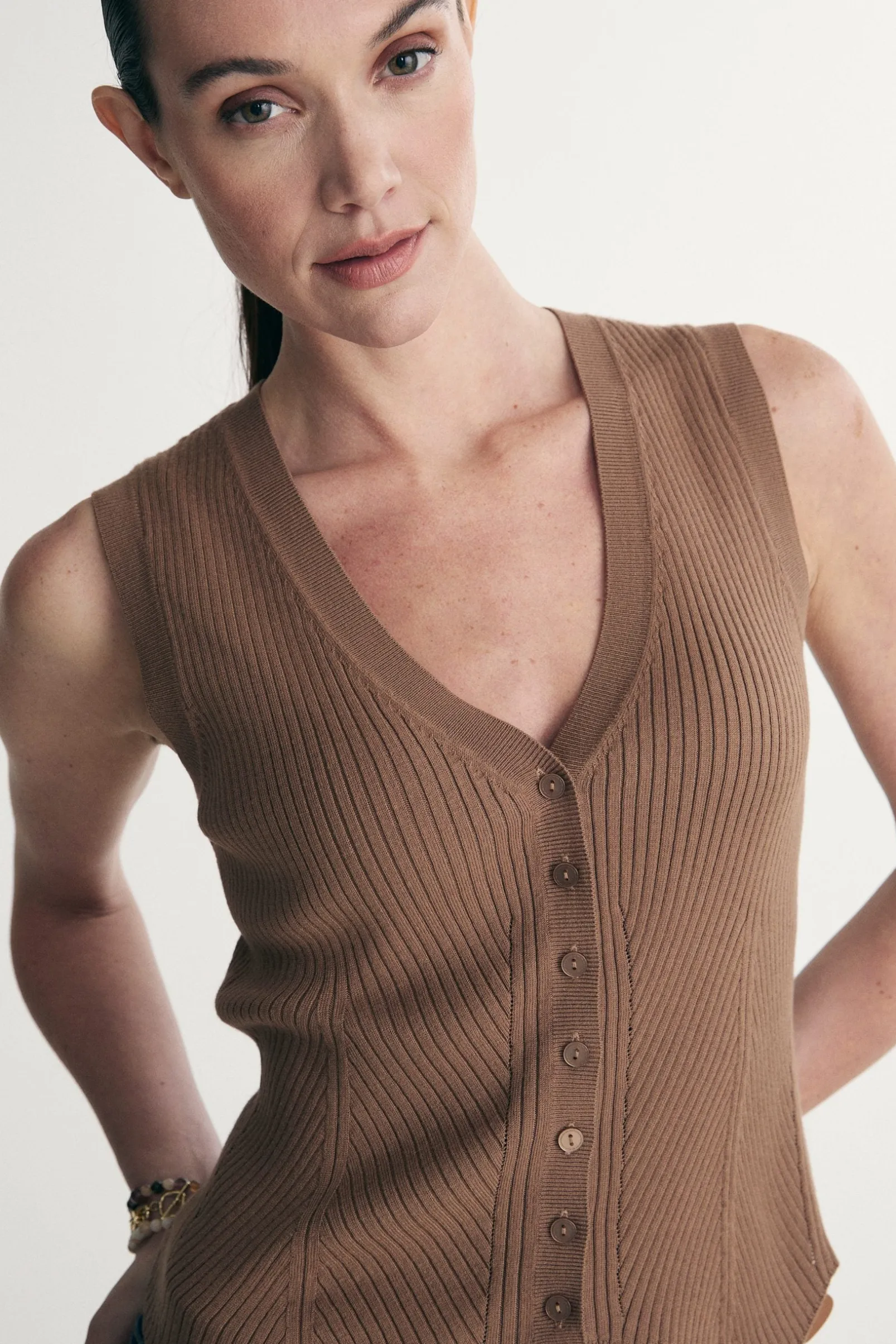 Knit vest