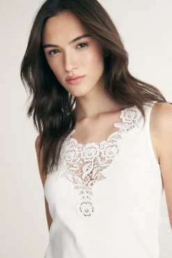 Lace detail ribbed tank top
