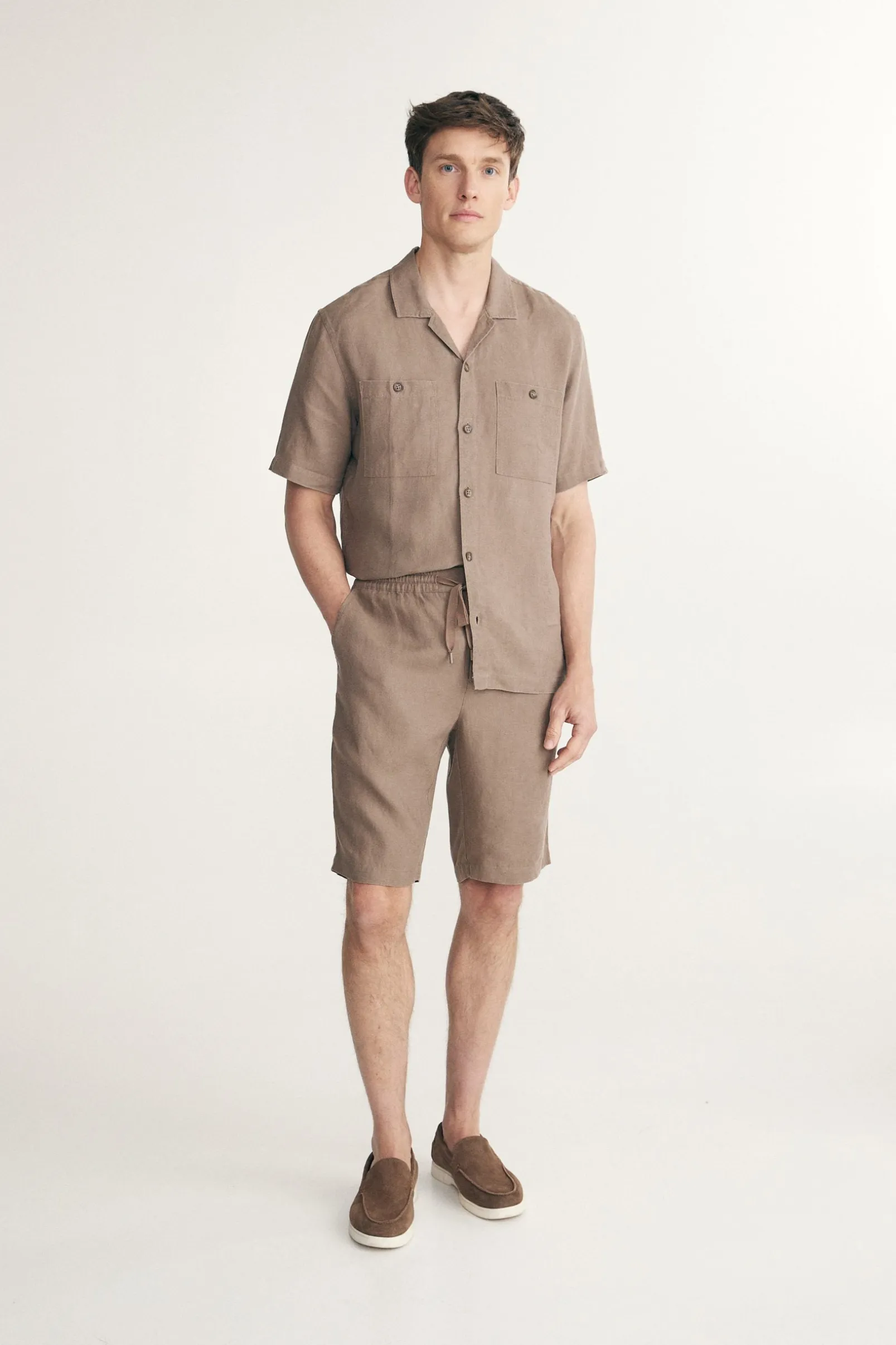 Linen bermuda with drawstring