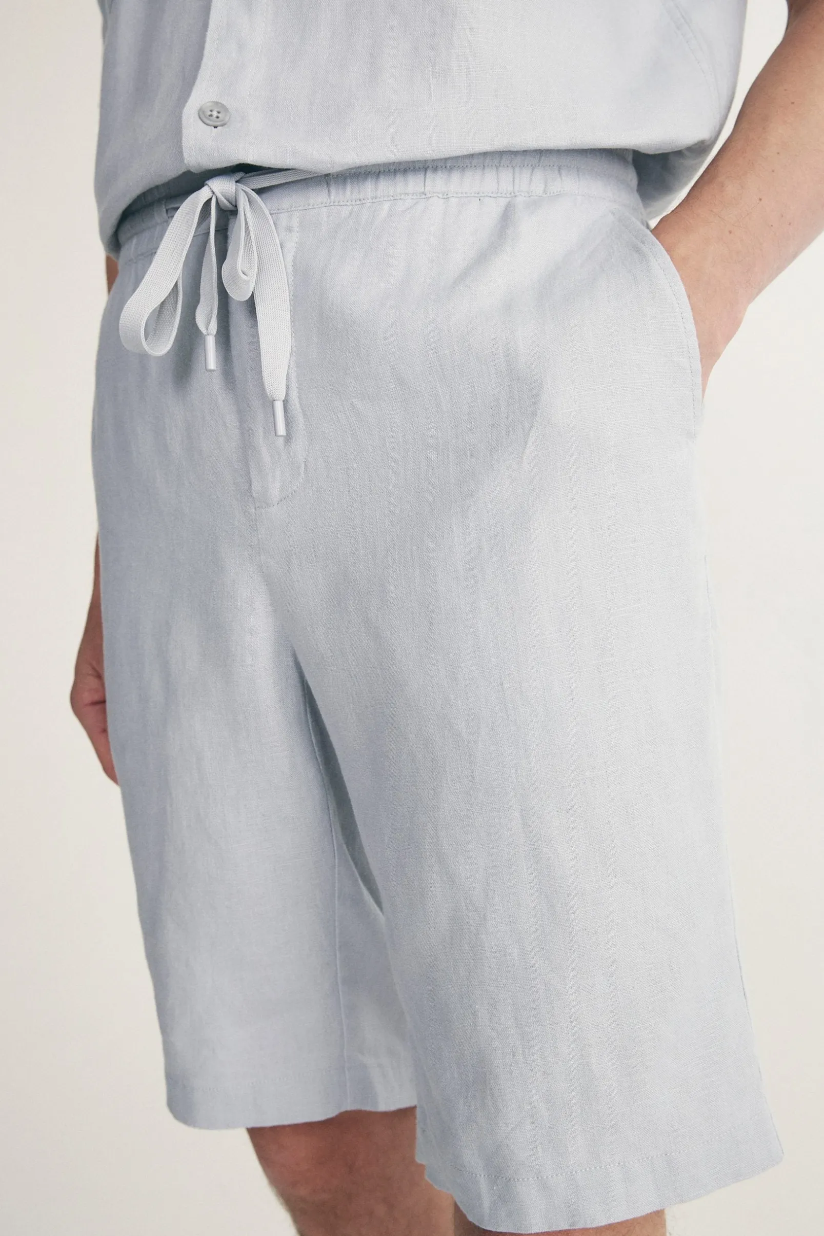 Linen bermuda with drawstring