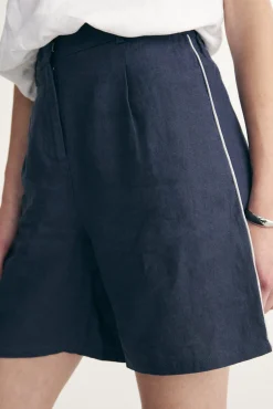 Linen shorts with elastic
