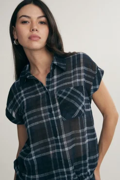 Loose plaid shirt