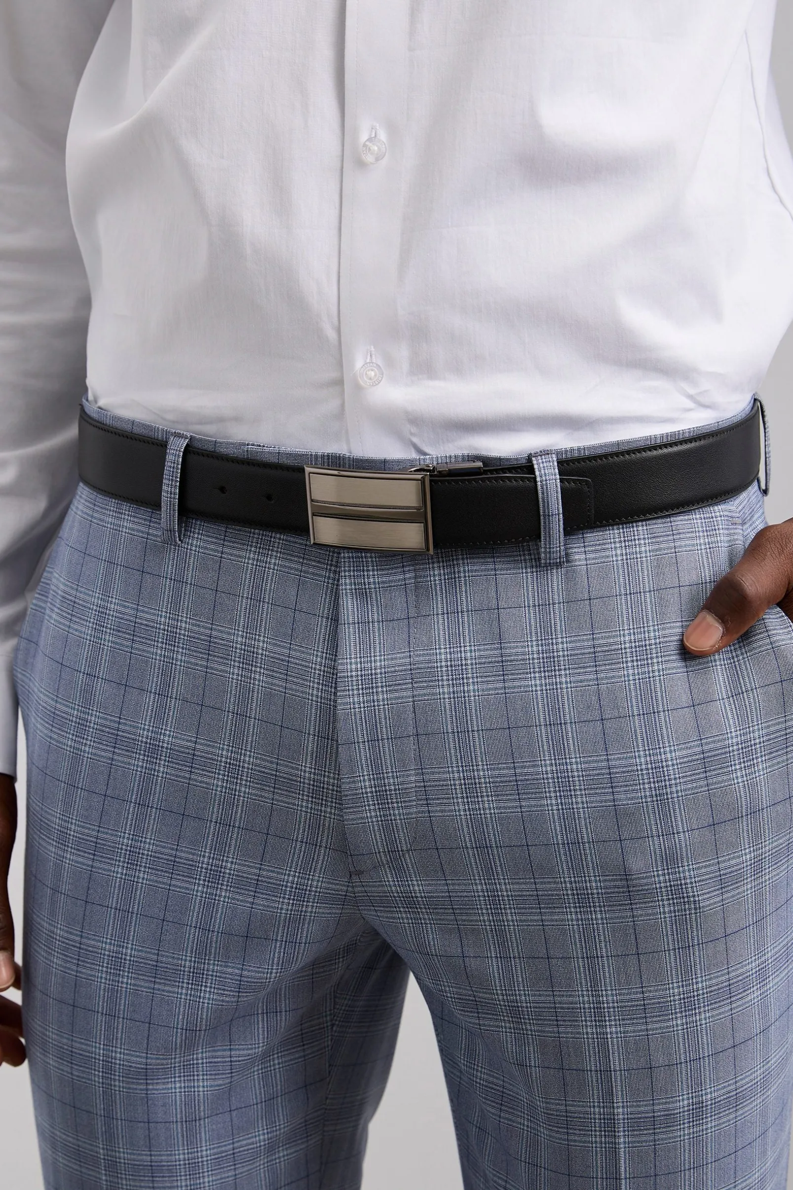 Plate buckle reversible leather belt
