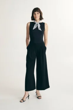 Pleated pants