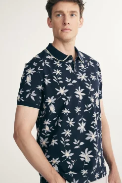 Polo with detail at collar