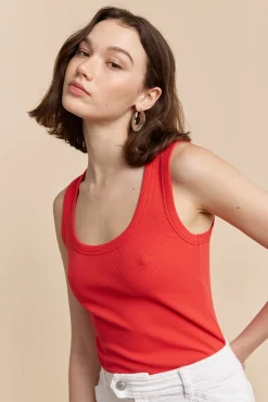 Ribbed tank top with scoop neck
