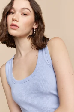 Ribbed tank top with scoop neck