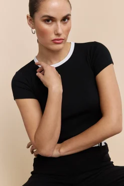 Ribbed t-shirt with crew neck