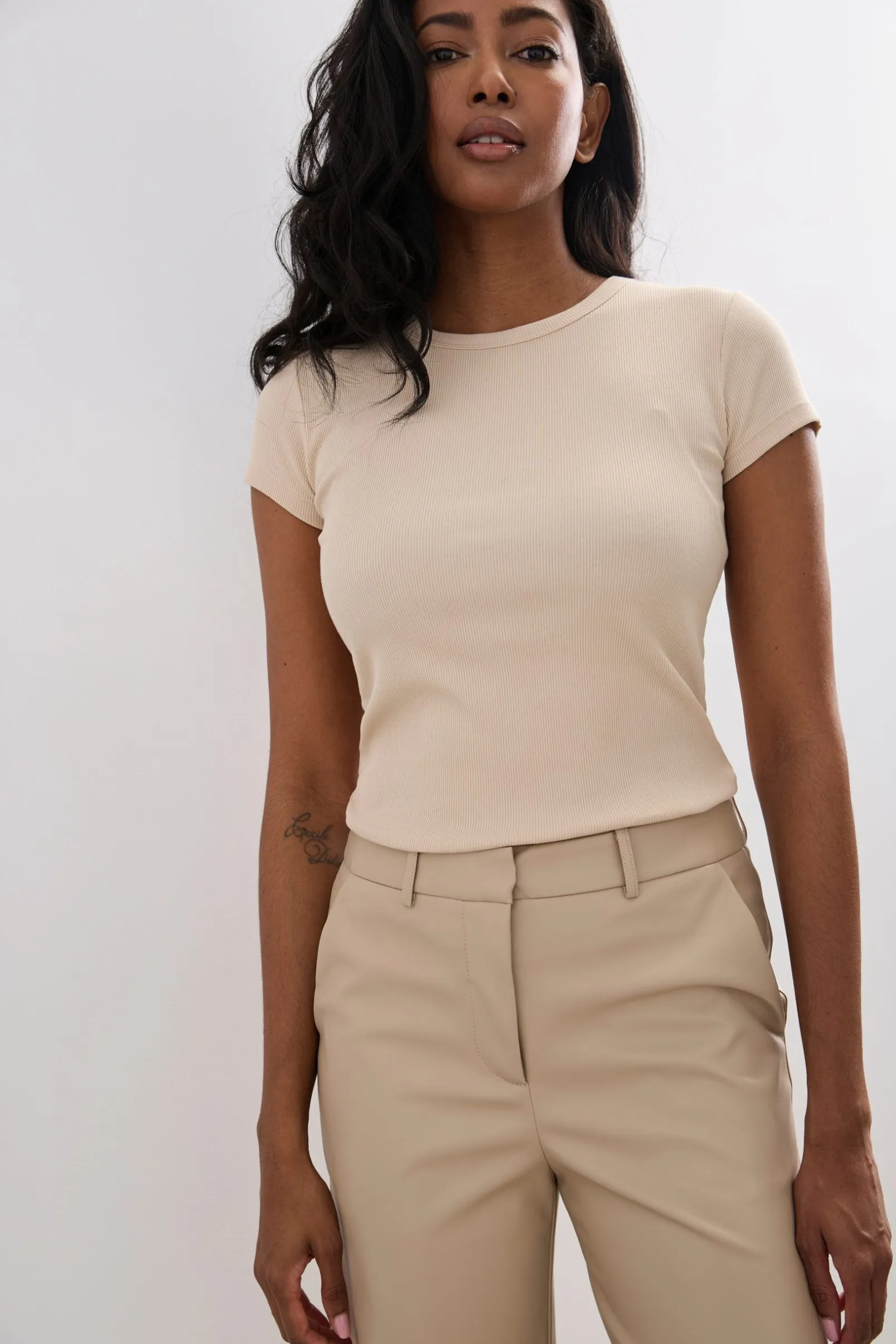 Ribbed t-shirt with crew neck