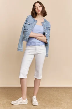 Ribbed t-shirt with scoop neck