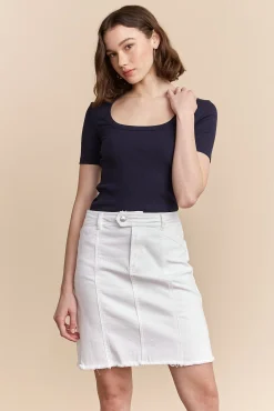 Ribbed t-shirt with scoop neck