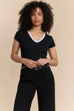 Ribbed t-shirt with V neck