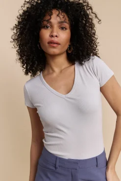 Ribbed t-shirt with V neck