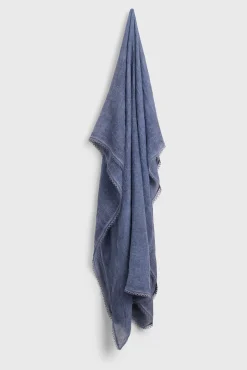 Scarf with lace edge