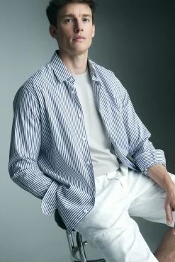 Semi-fitted striped shirt
