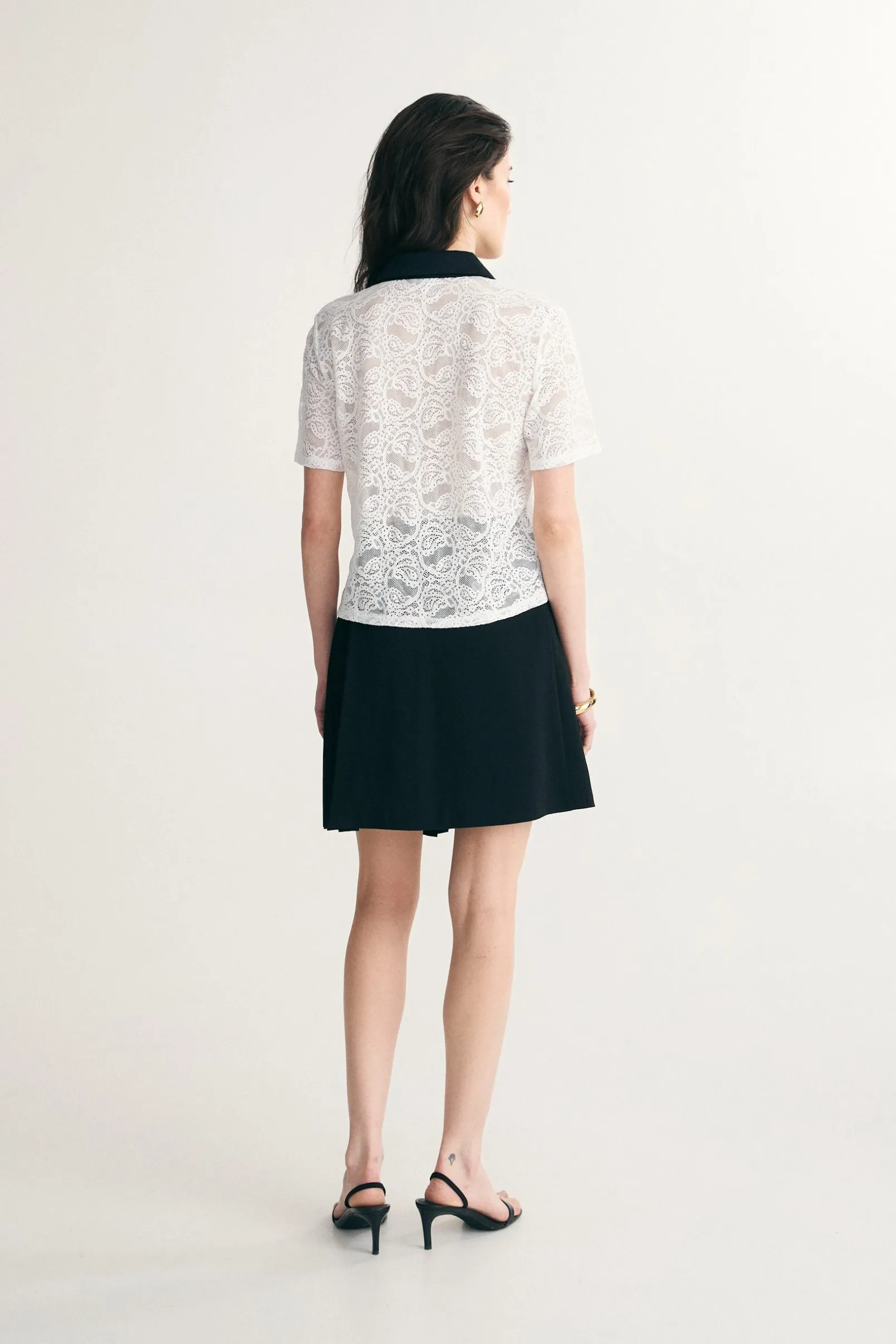 Short sleeve lace shirt