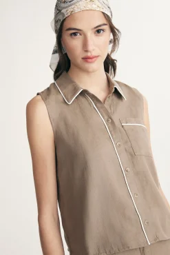 Sleeveless linen polo