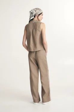 Sleeveless linen polo