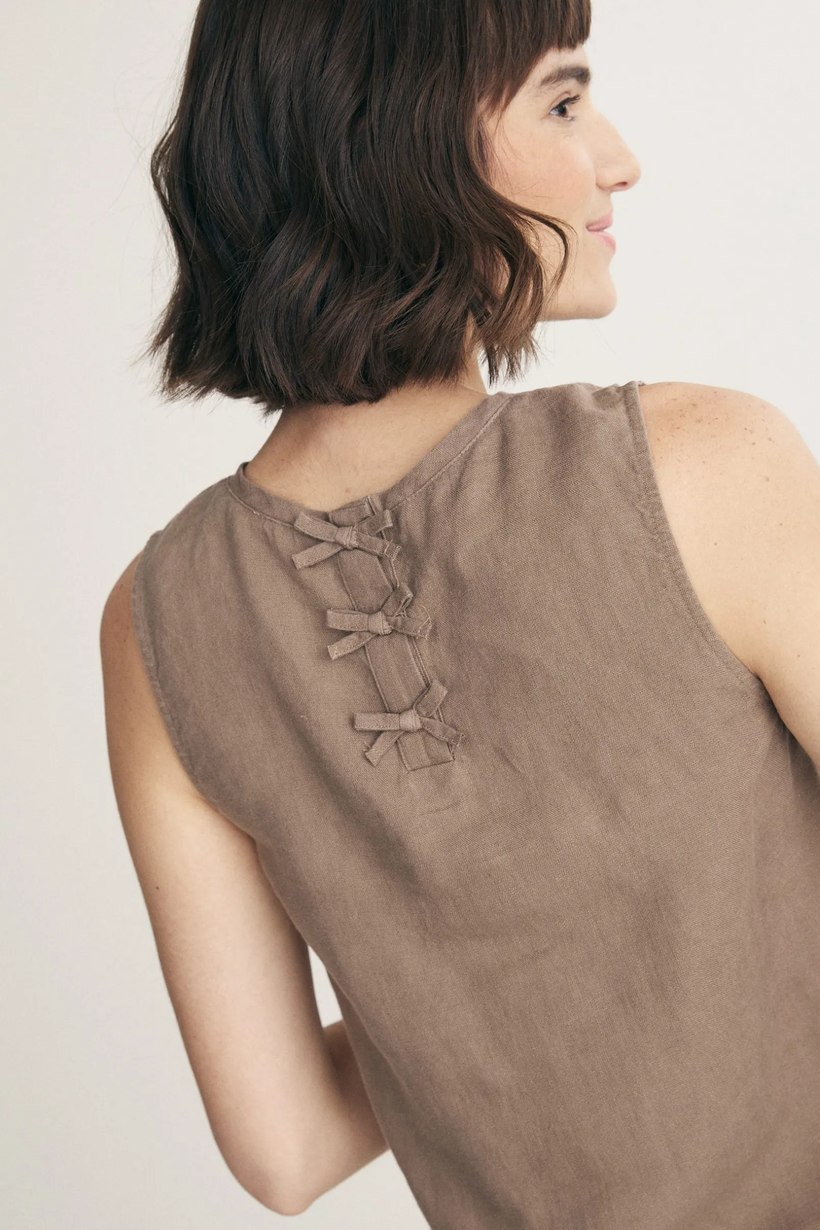 Sleeveless linen top