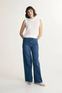 Sleeveless top