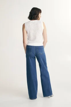 Sleeveless top