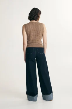 Sleeveless top