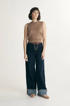 Sleeveless top