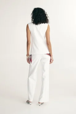 Sleeveless vest