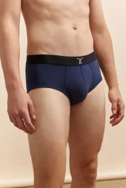Solid colour brief