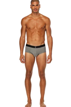 Solid colour brief