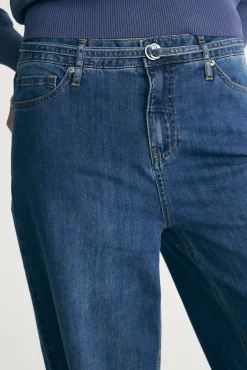 Straight jeans with belt